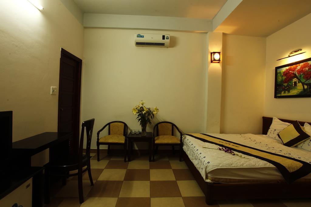 Camry Hotel Da Nang Exterior photo