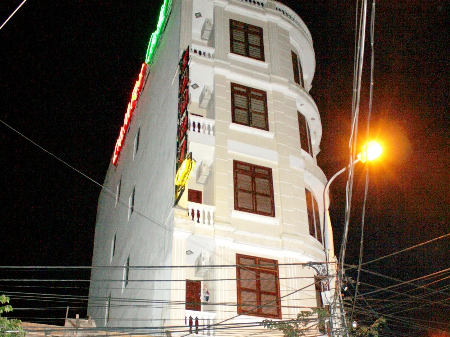 Camry Hotel Da Nang Exterior photo