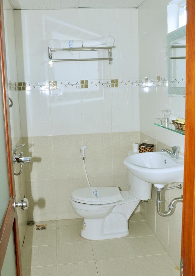 Camry Hotel Da Nang Exterior photo