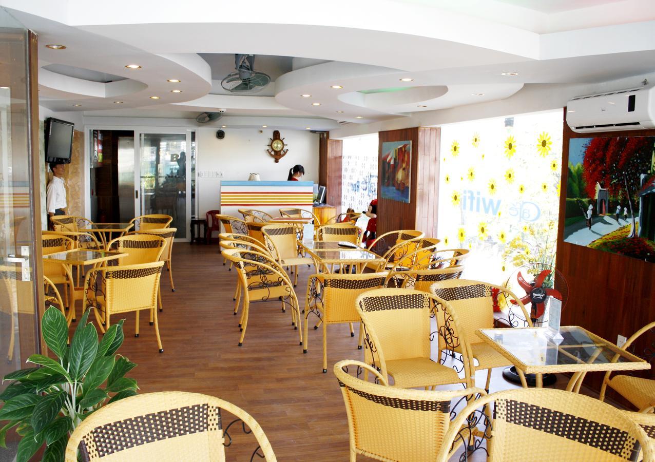 Camry Hotel Da Nang Exterior photo